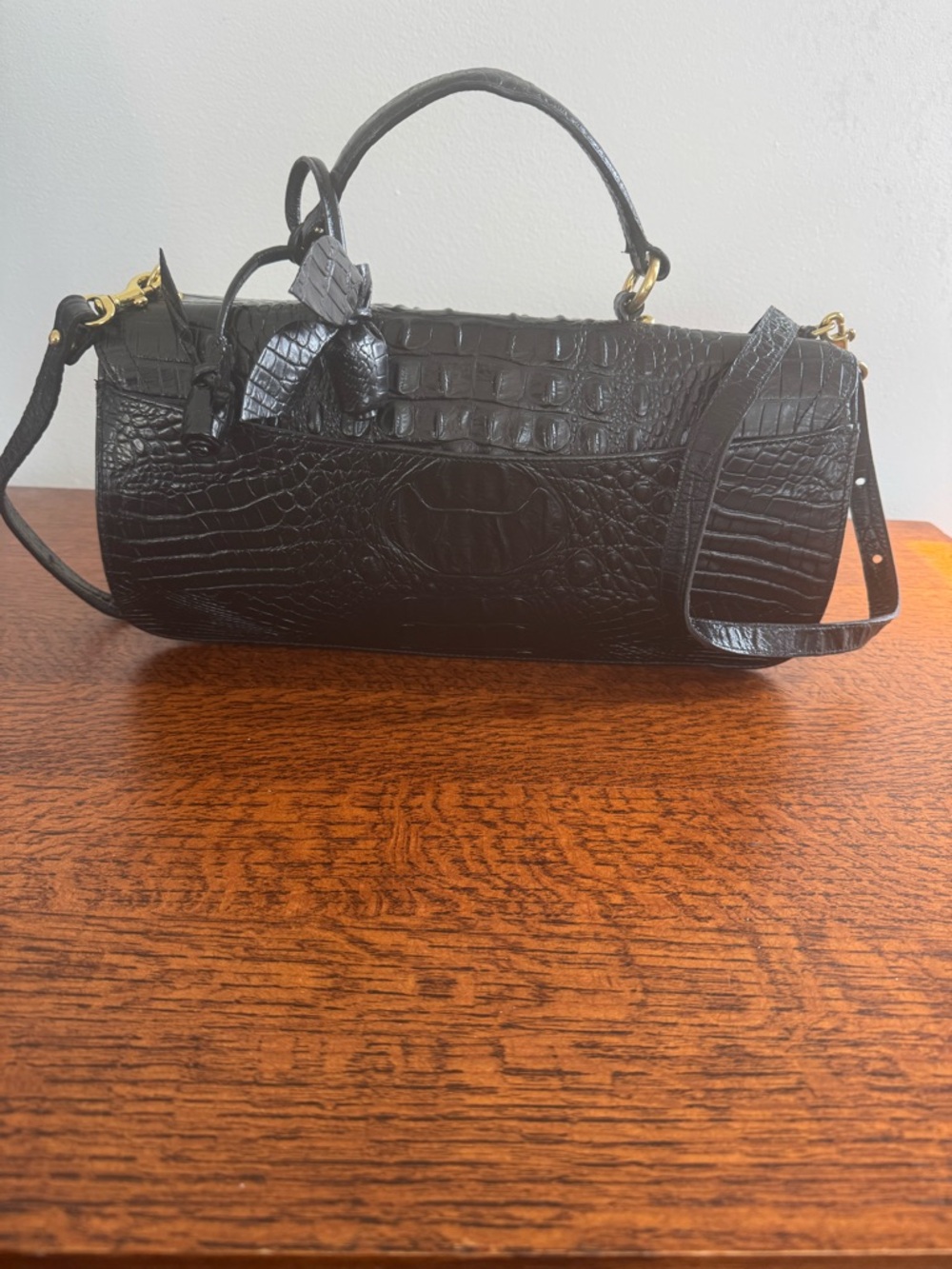 Brahmin Black Croc-Embossed Barrel Bag with Crossbody Strap - Picture 5 of 15